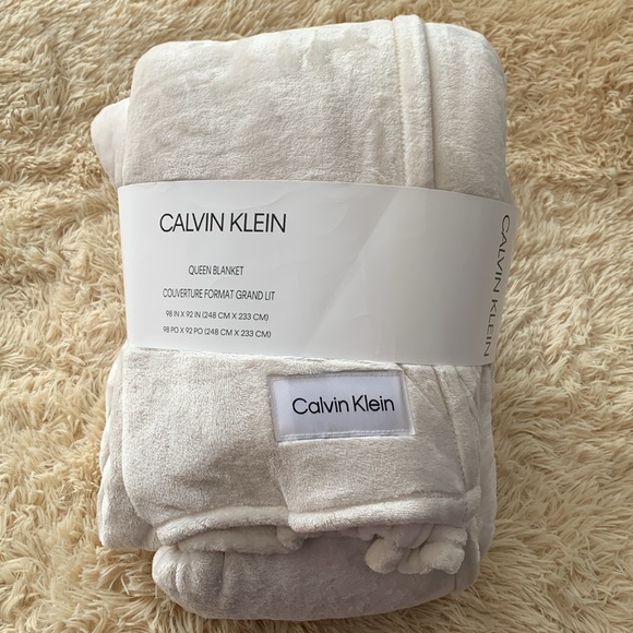 CALVIN KLEIN QUEEN BLANKET - Picture 6 of 6